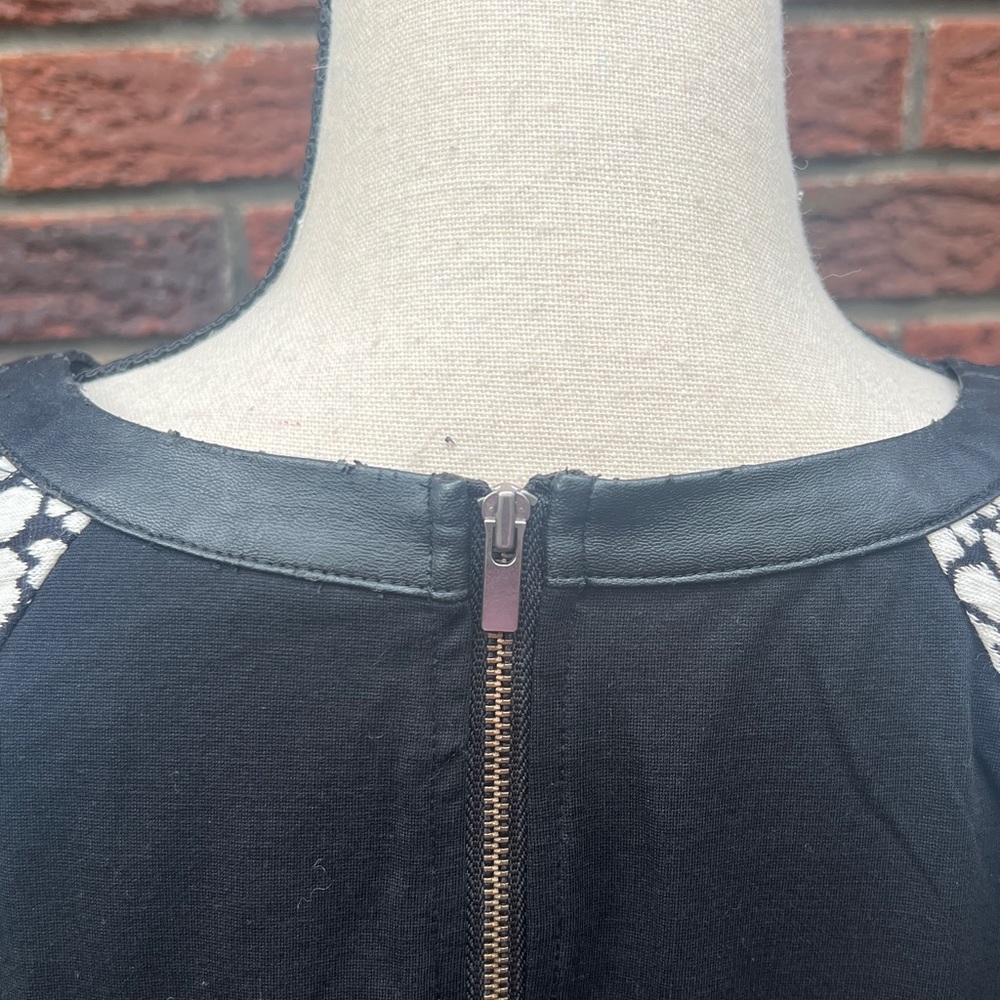 Banana Republic Pattern Top - Picture 5 of 9
